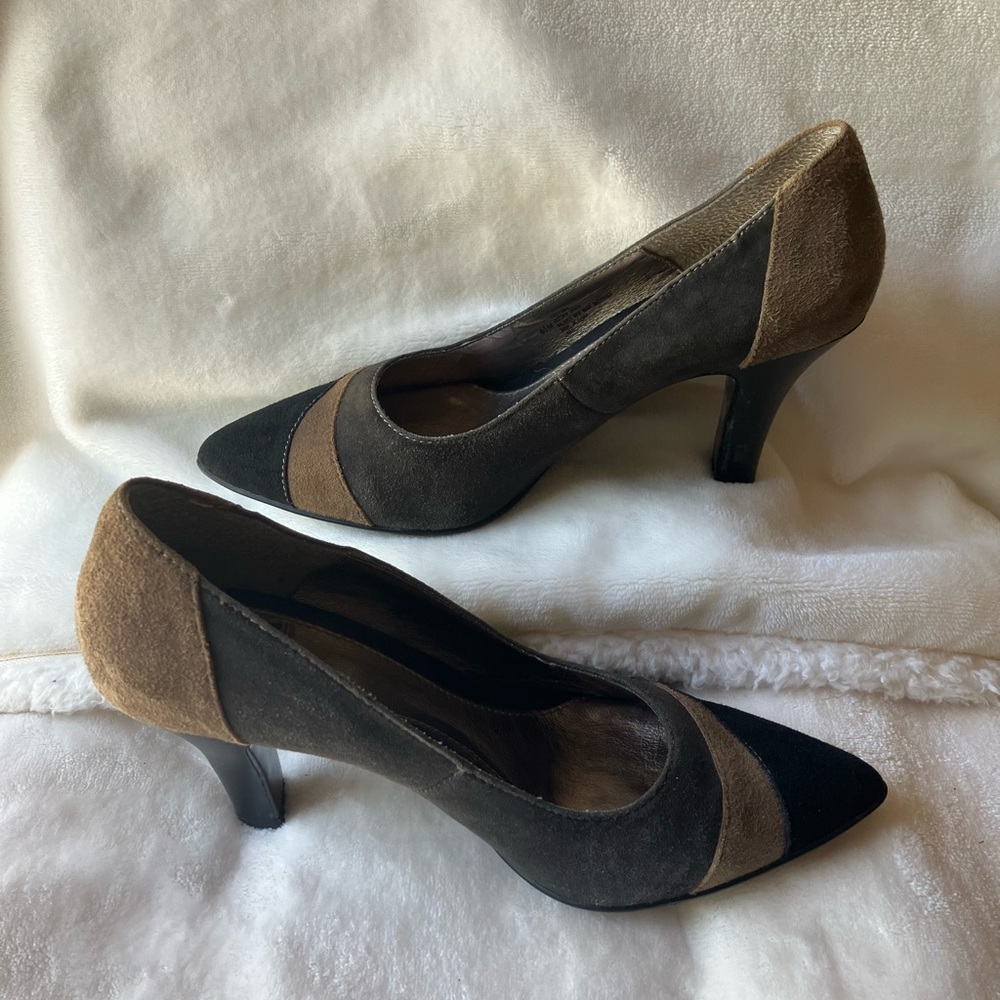 Women’s tri-color Sofft suede heels, size 6.5, 3”heel.